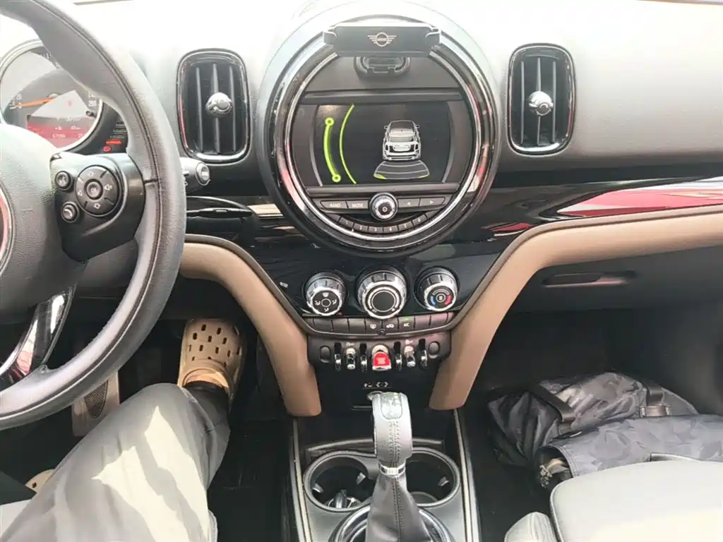 MINI Countryman 2017 — фото 13