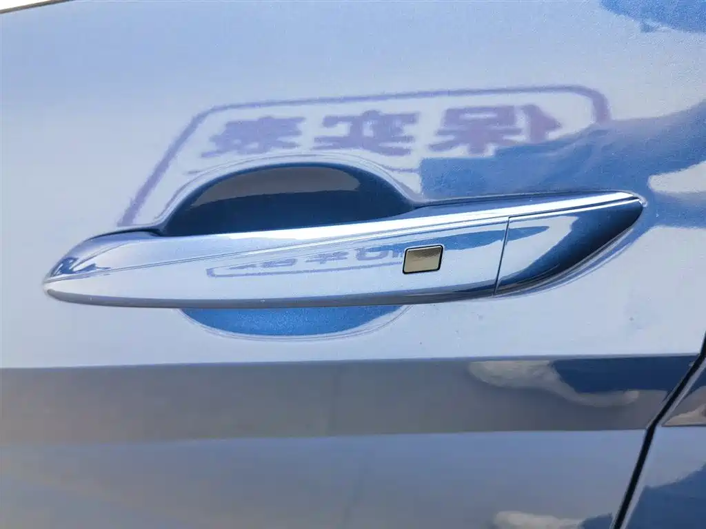 Hyundai Elantra 2023 — фото 18
