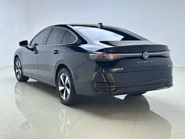 Volkswagen Magotan 2025