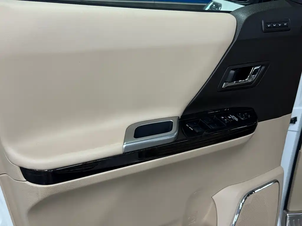 Toyota Alphard 2012 — фото 10