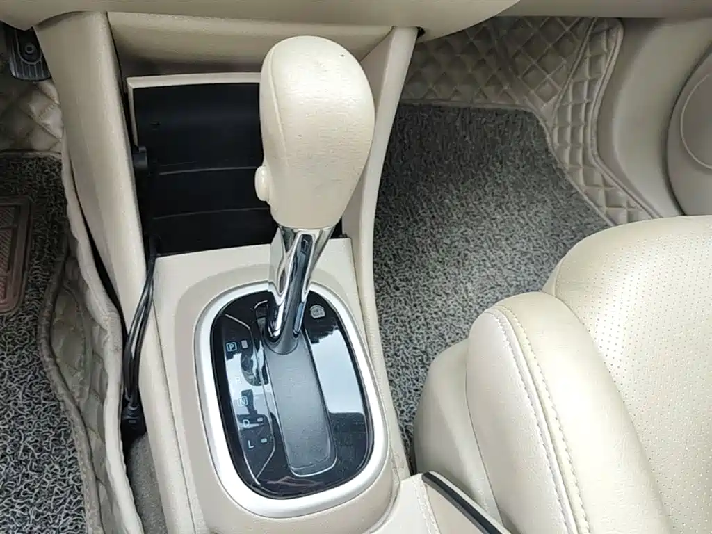 Nissan Sylphy 2018 — фото 14
