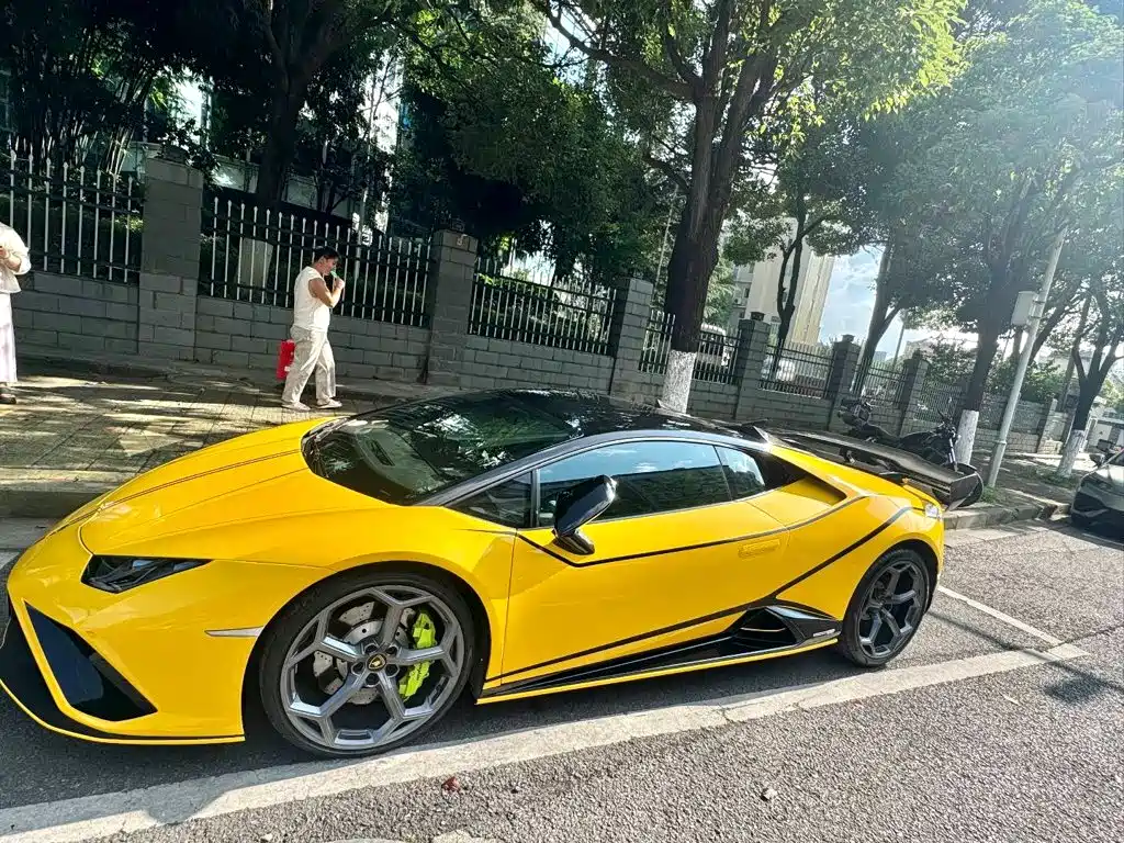 Lamborghini Huracan 2021 — фото 4