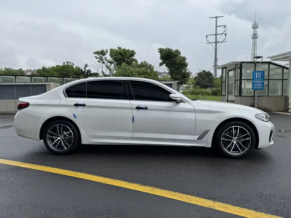 BMW 5 Series 2021