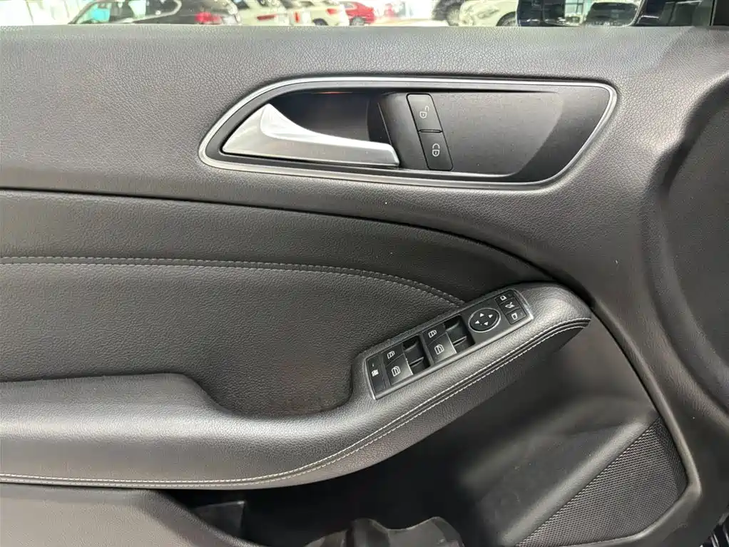 Mercedes-Benz B-Class 2018 — фото 11