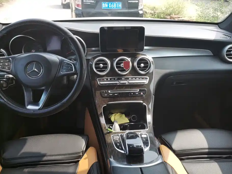 Mercedes-Benz GLC 2017 — фото 12
