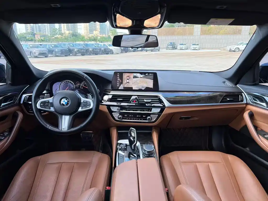 BMW 5 Series 2019 — фото 6