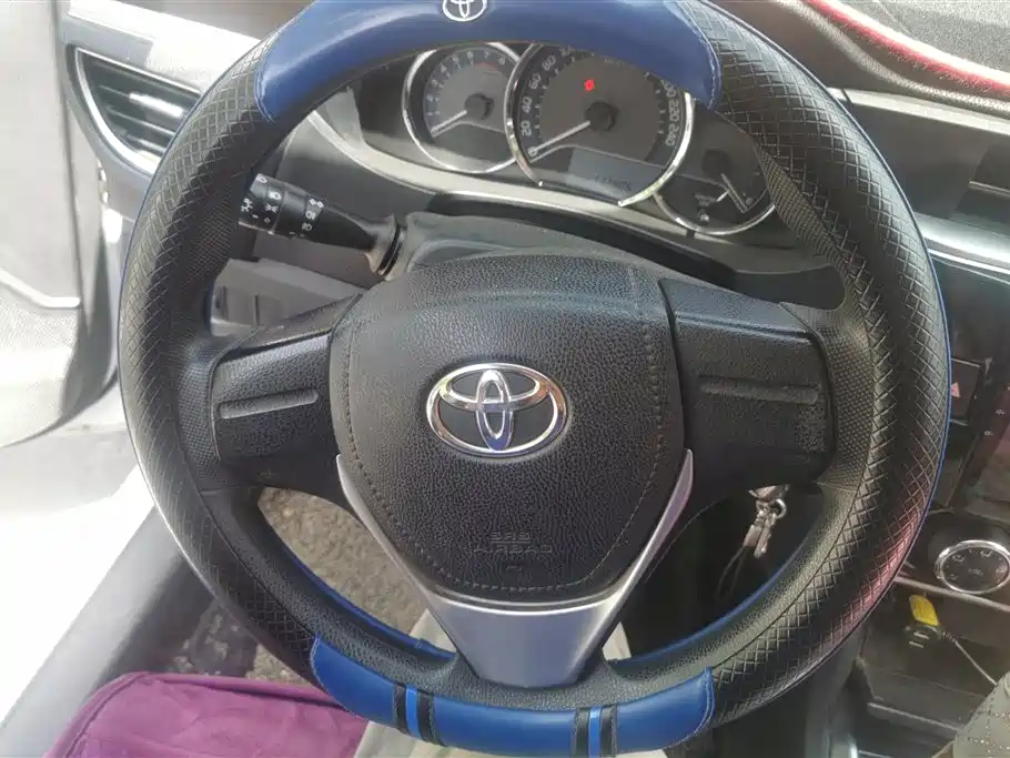 Toyota Corolla 2015 — фото 15