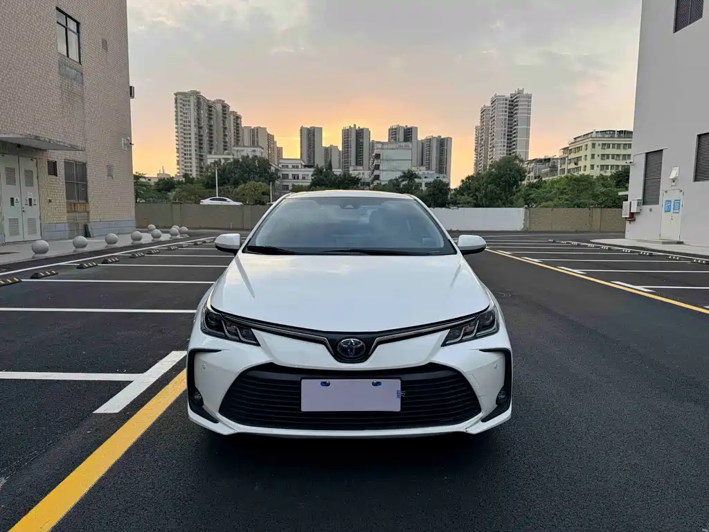 Toyota Corolla 2022 — фото 2