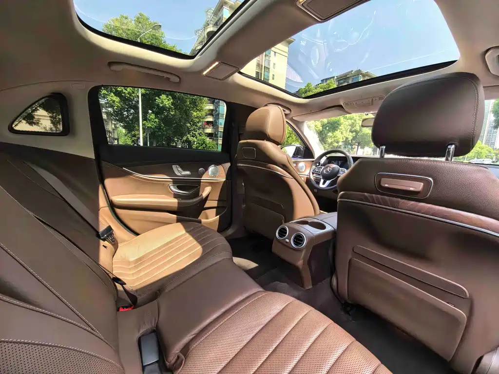 Mercedes-Benz E-Class 2020 — фото 11