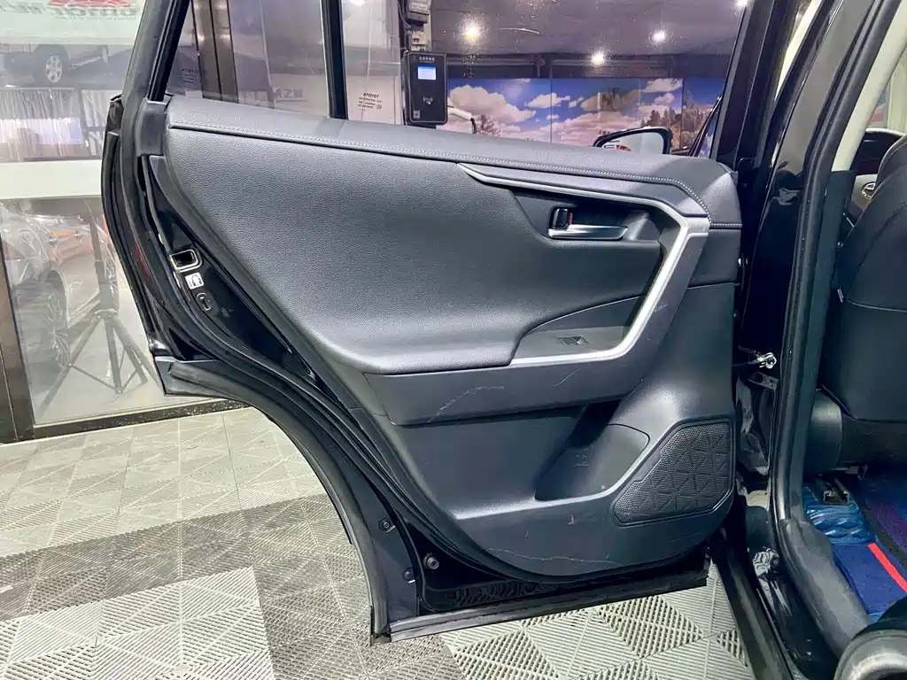 Toyota Wildlander 2021 — фото 13