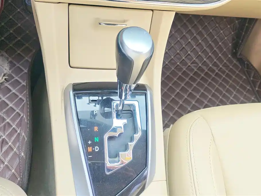 Toyota Corolla 2015 — фото 16