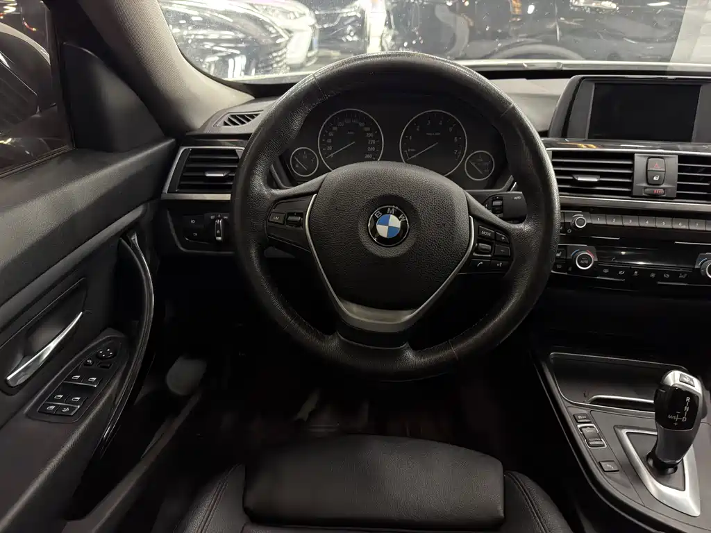 BMW 3 Series GT 2018 — фото 9