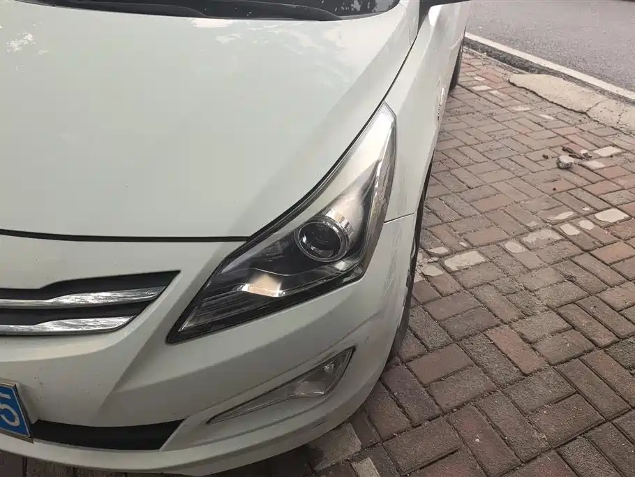 Hyundai Verna 2015 — фото 5