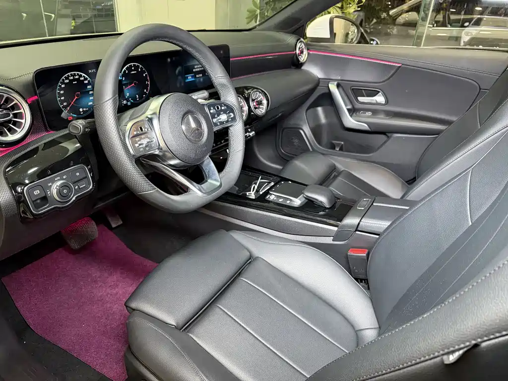 Mercedes-Benz A-Class 2022 — фото 9