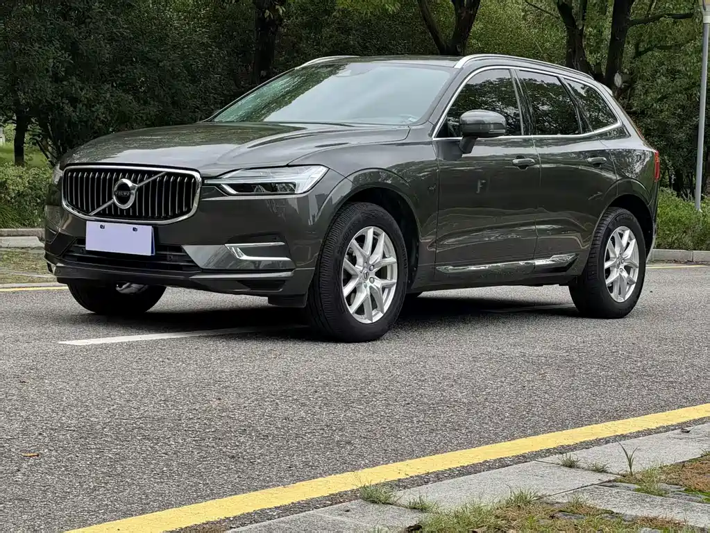 Volvo XC60 2020 — фото 1