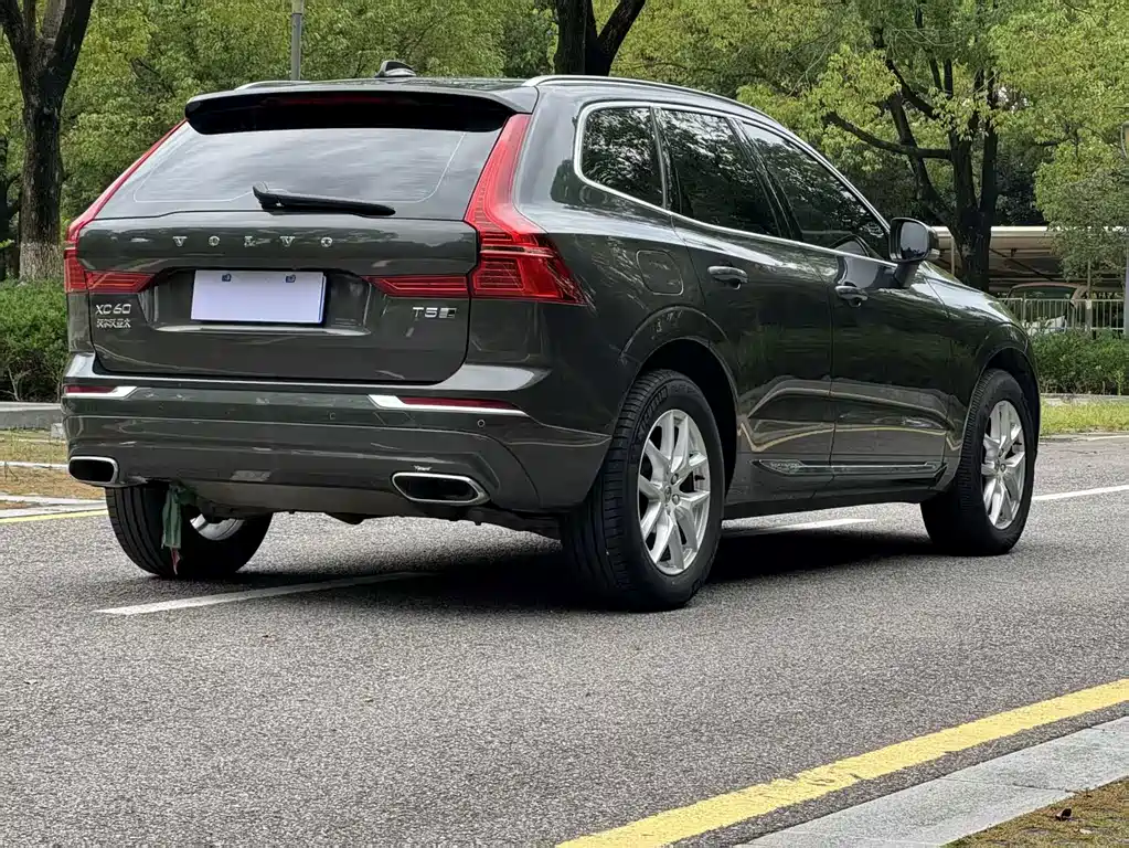 Volvo XC60 2020 — фото 13