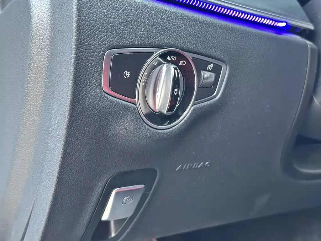 Mercedes-Benz E-Class 2022 — фото 11