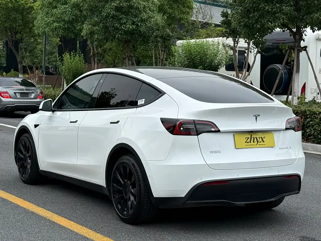 Tesla Model Y 2022 — фото 5
