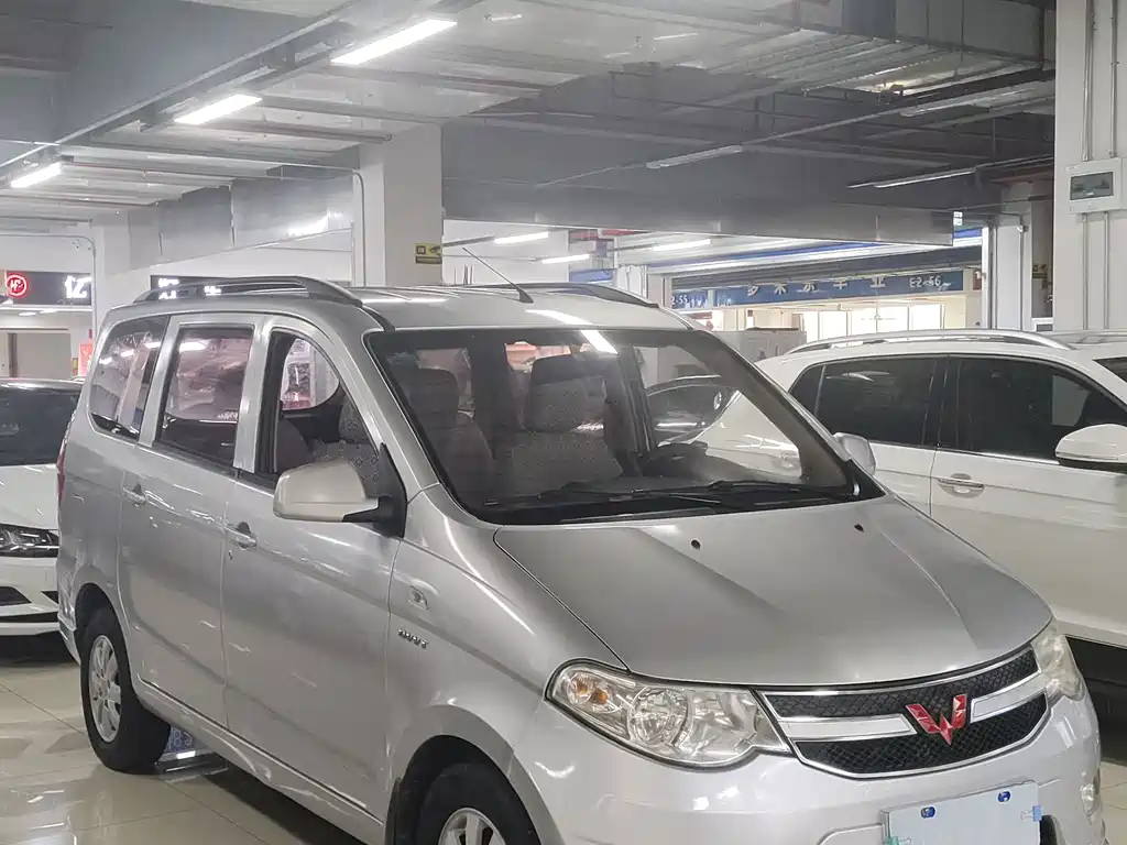 Wuling Hongguang 2016 — фото 2