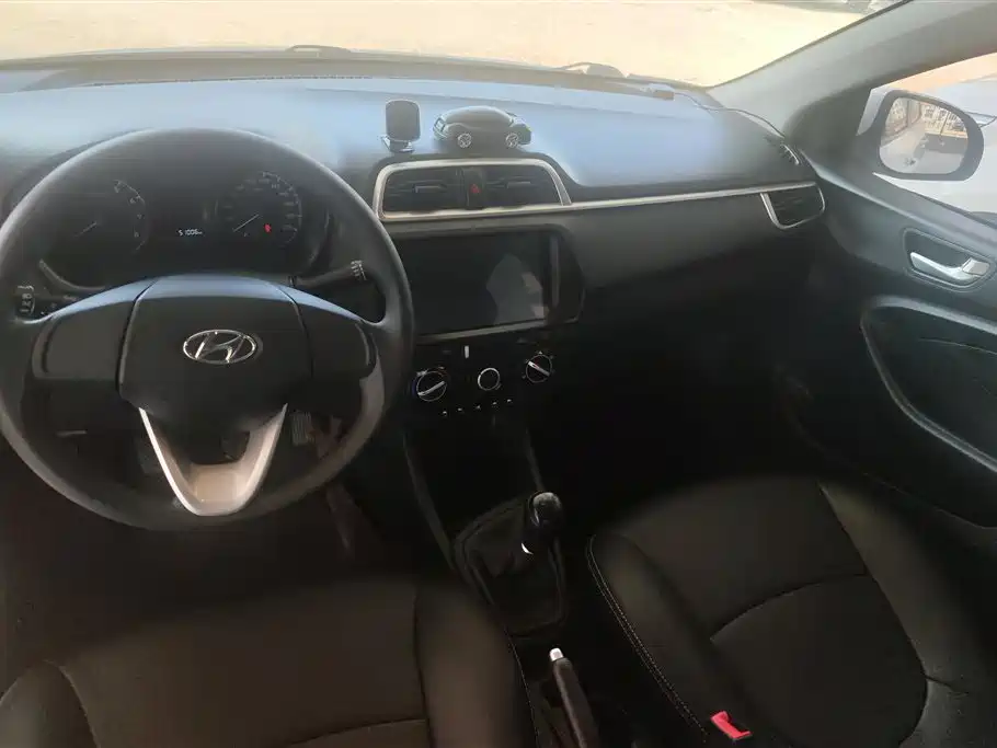 Hyundai Verna 2019 — фото 12
