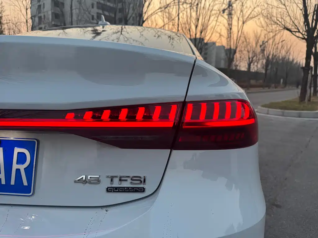 Audi A7L 2023 — фото 18
