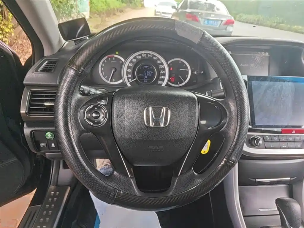Honda Accord 2015 — фото 11