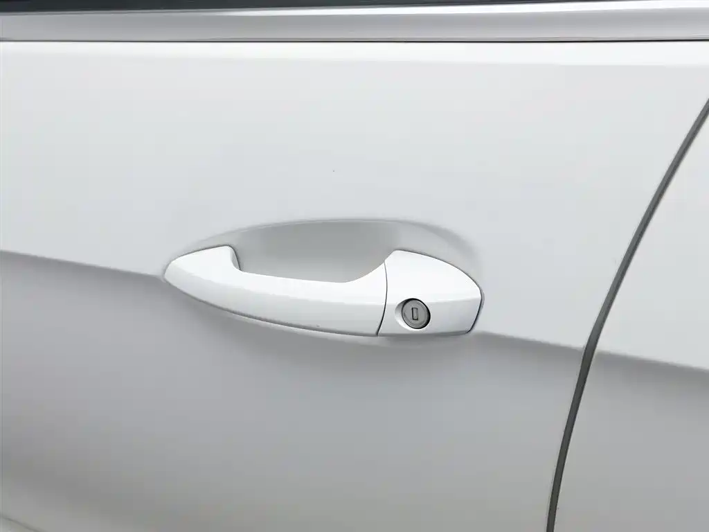 Mercedes-Benz E-Class 2015 — фото 18