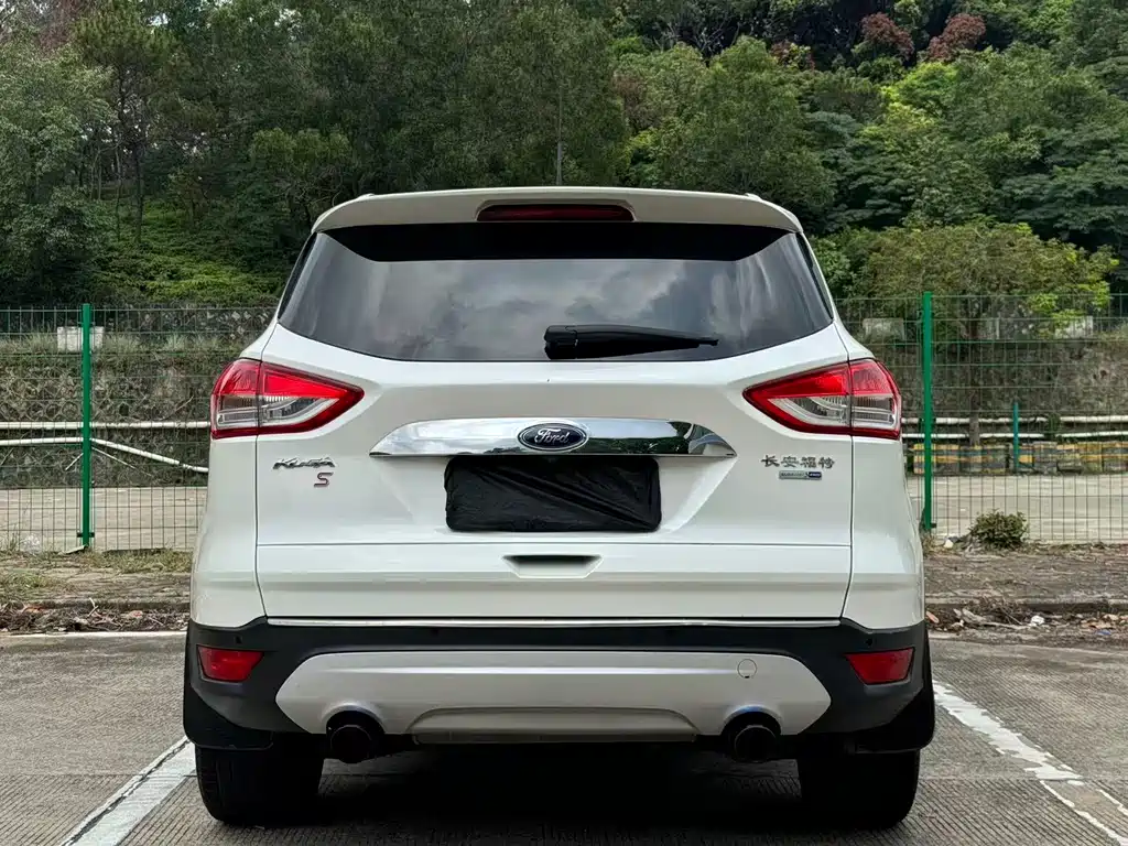 Ford Kuga 2015 — фото 12