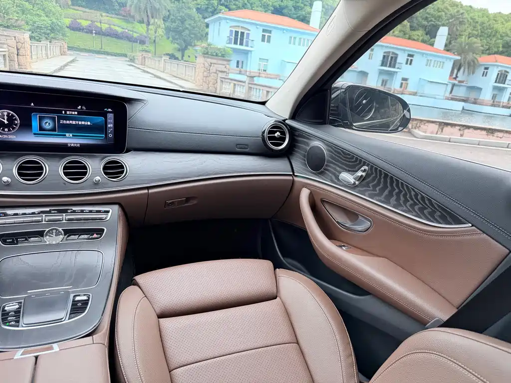 Mercedes-Benz E-Class 2019 — фото 13