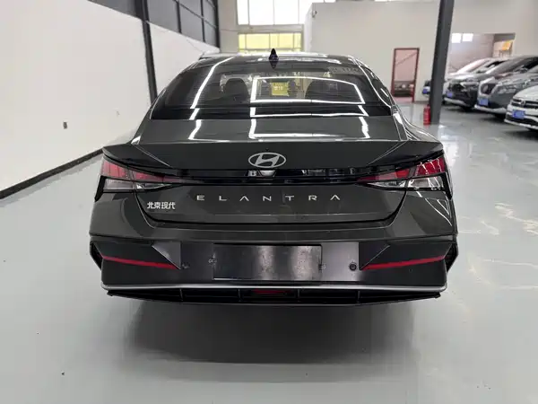 Hyundai Elantra 2024