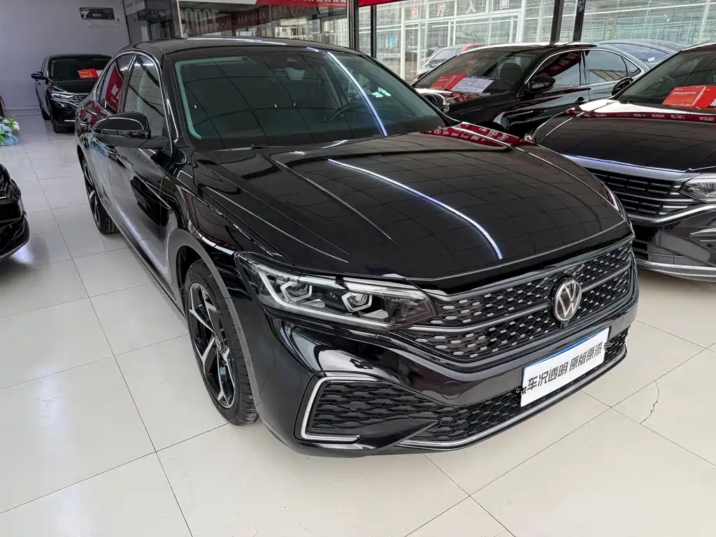Volkswagen Passat 2023