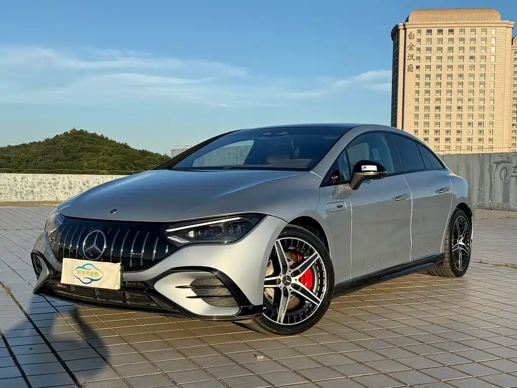 Mercedes-Benz EQE AMG 2024 — фото 1