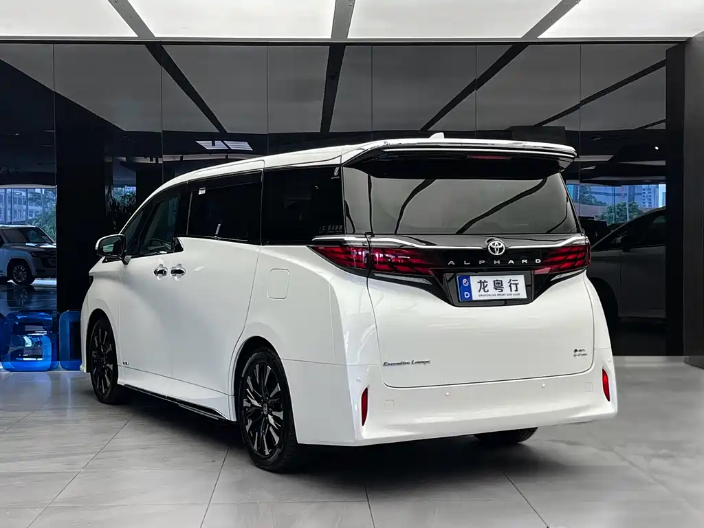 Toyota Alphard 2024