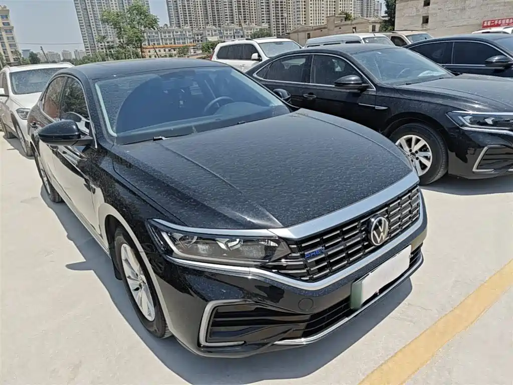 Volkswagen Passat PHEV 2022 — фото 4