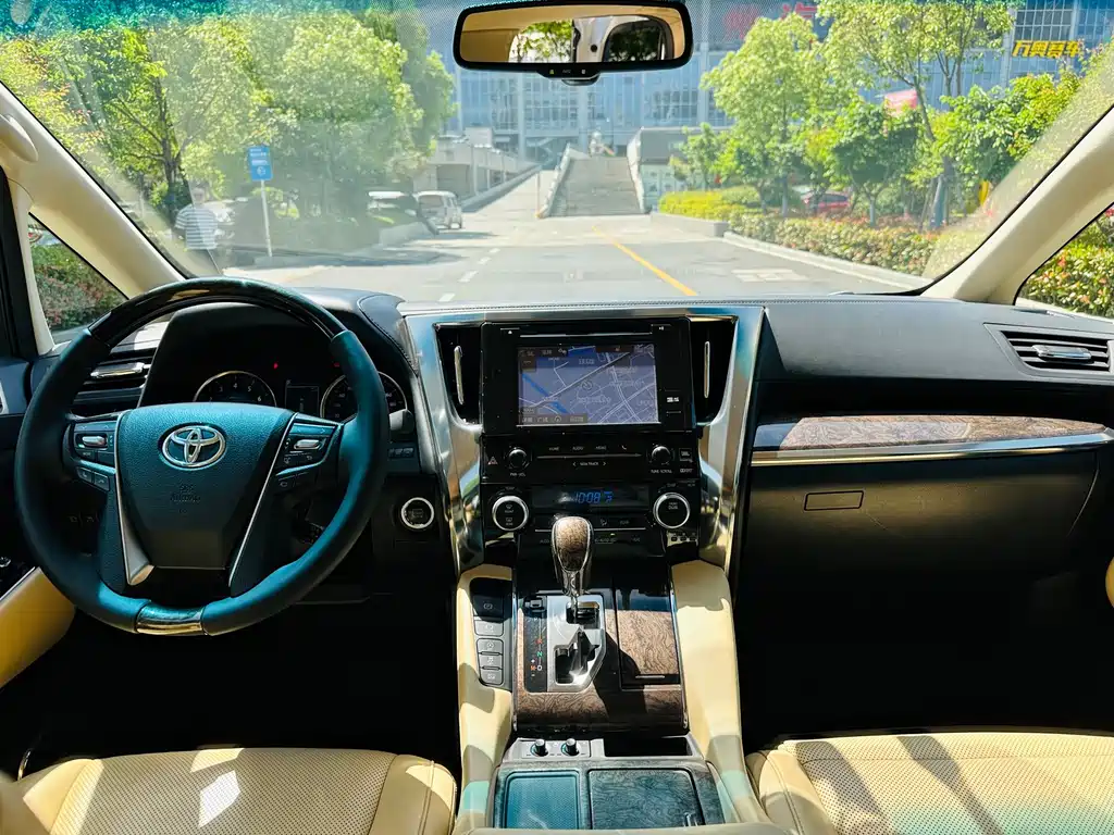 Toyota Alphard 2019 — фото 6