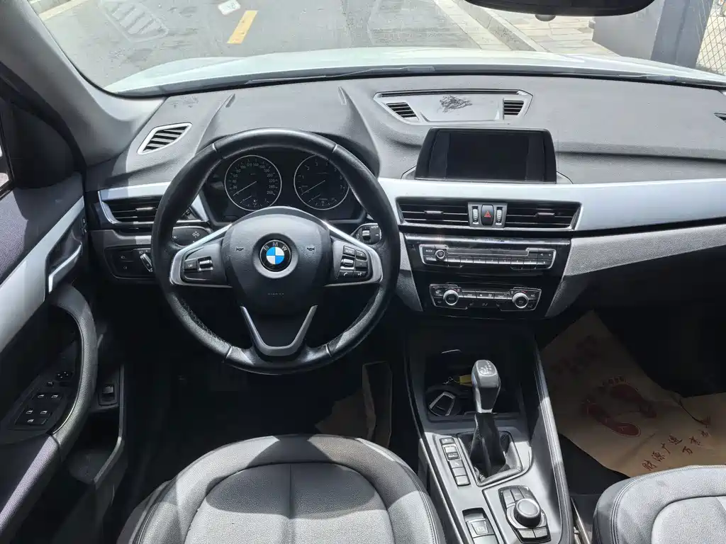 BMW X1 2017 — фото 8