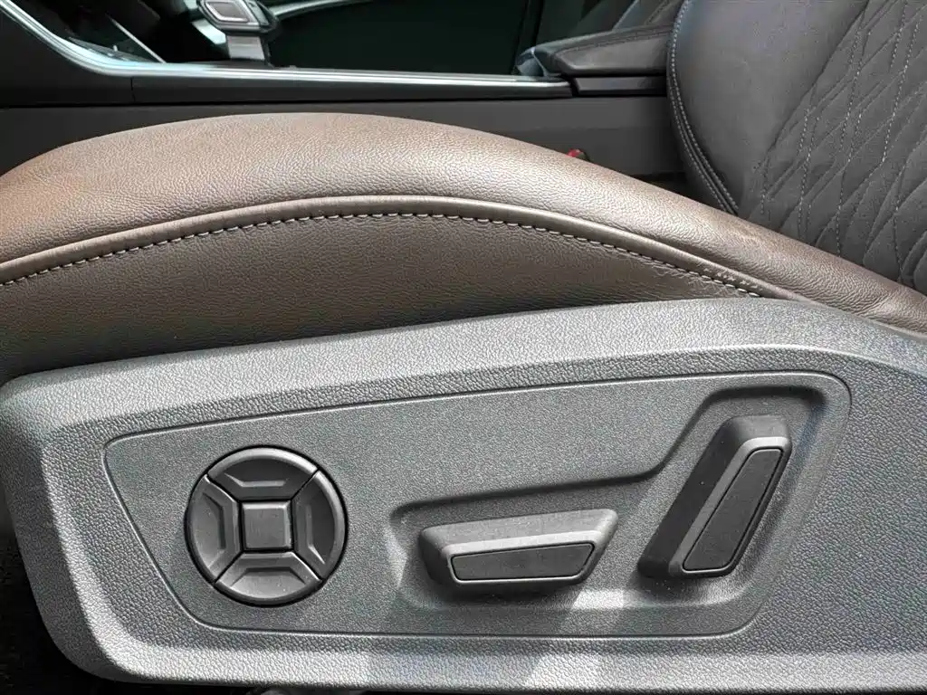 Audi A7L 2023 — фото 17