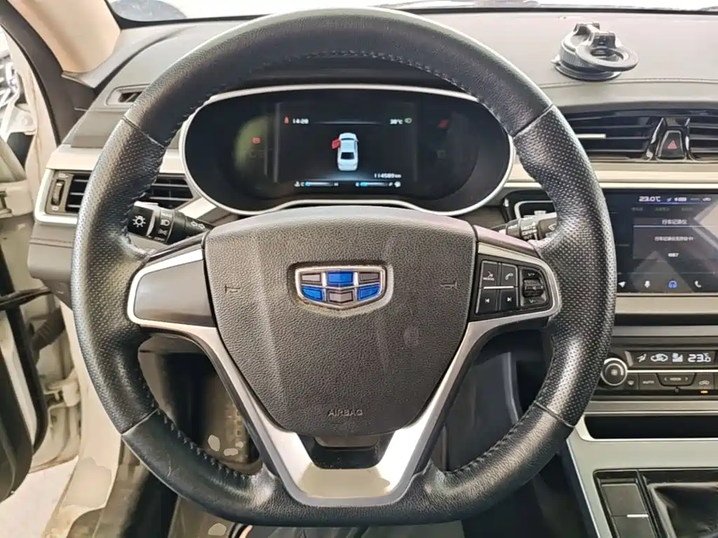 Geely Emgrand 2019 — фото 11