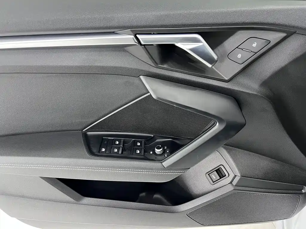 Audi A3 2022 — фото 8