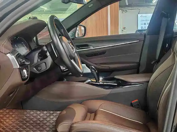 BMW 5 Series 2021