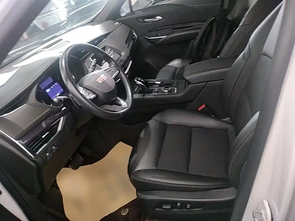 Cadillac XT4 2022 — фото 15