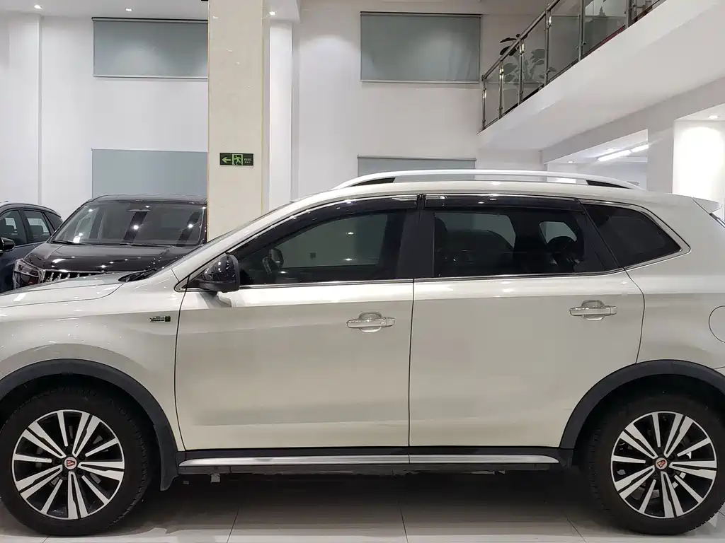 Roewe RX5 New Energy 2020 — фото 13