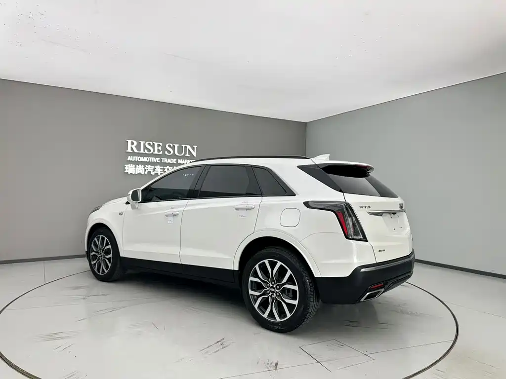 Cadillac XT5 2023 — фото 7