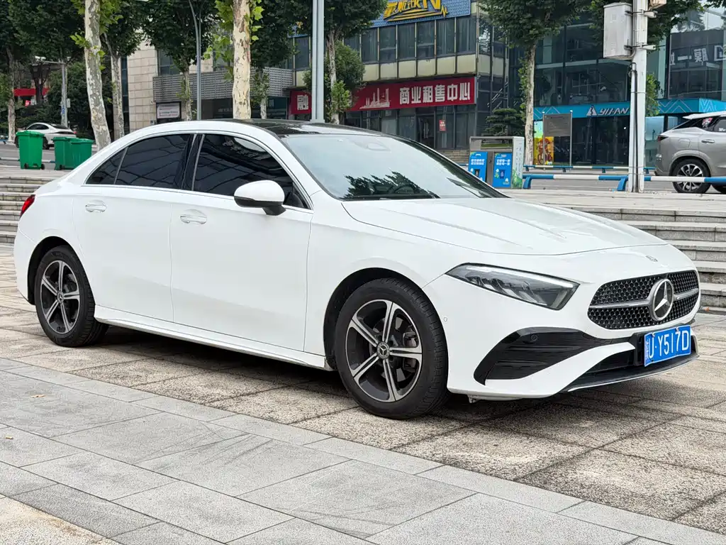 Mercedes-Benz A-Class 2023 — фото 3
