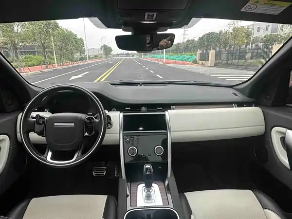 Land Rover Discovery Sport 2021