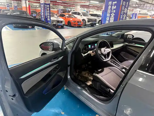 Volkswagen Golf 2024