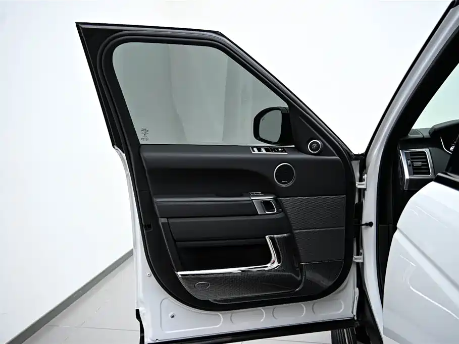 Land Rover Sport PHEV 2021 — фото 17