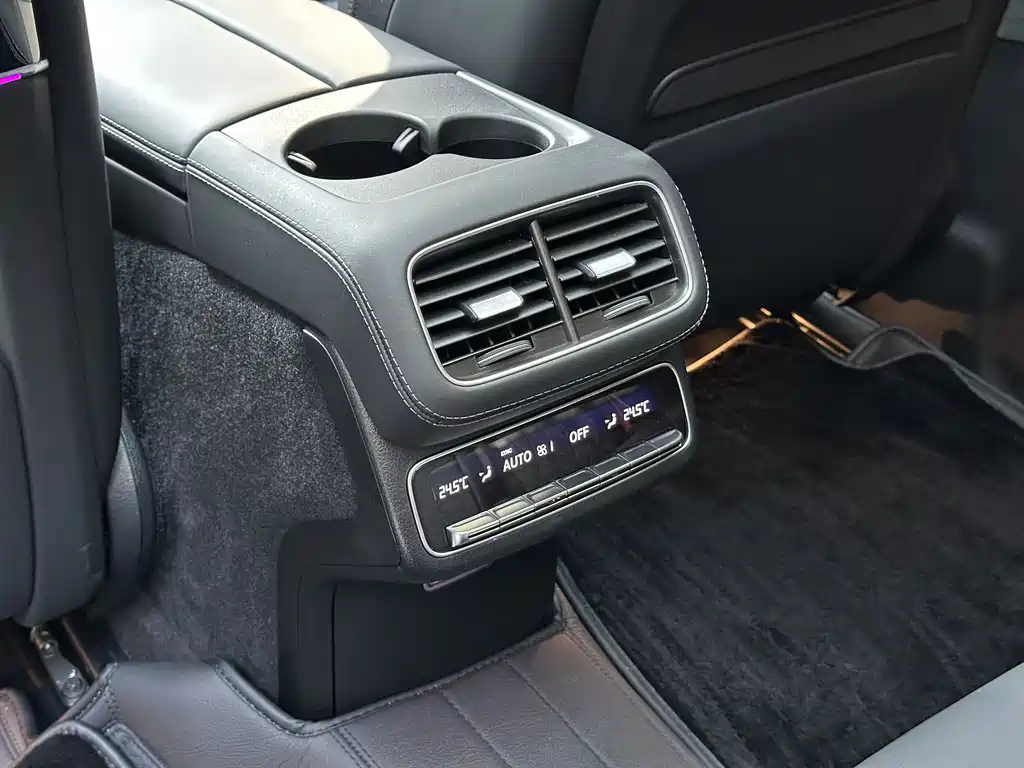 Mercedes-Benz GLS AMG 2024 — фото 11