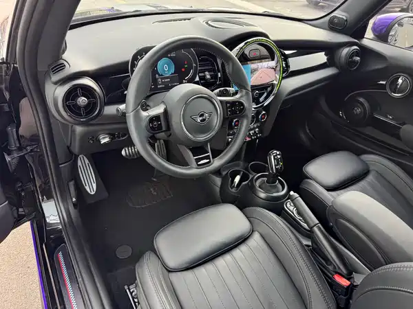 MINI MINI 2023
