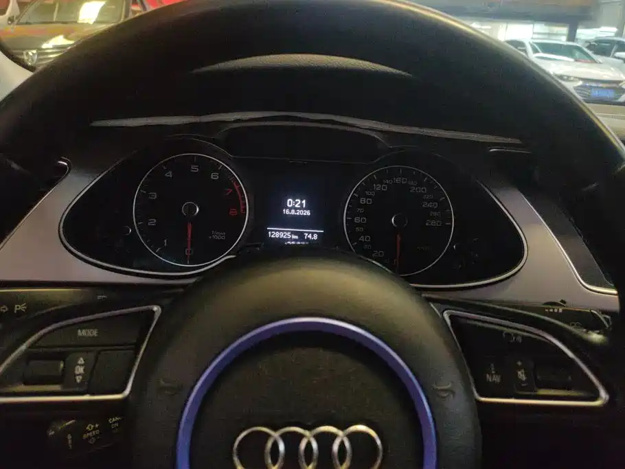 Audi A4L 2014 — фото 13